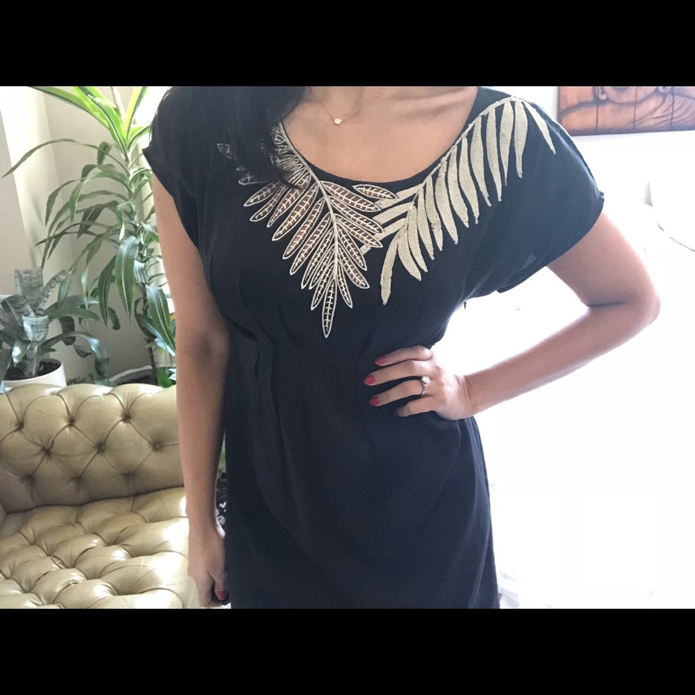 💯 Silk BCBGMAXAZRIA Tunic w/ Sequined Neckline